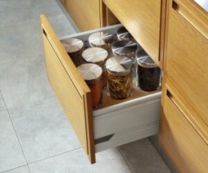 Great Ways to Custom Organize your Cabinets